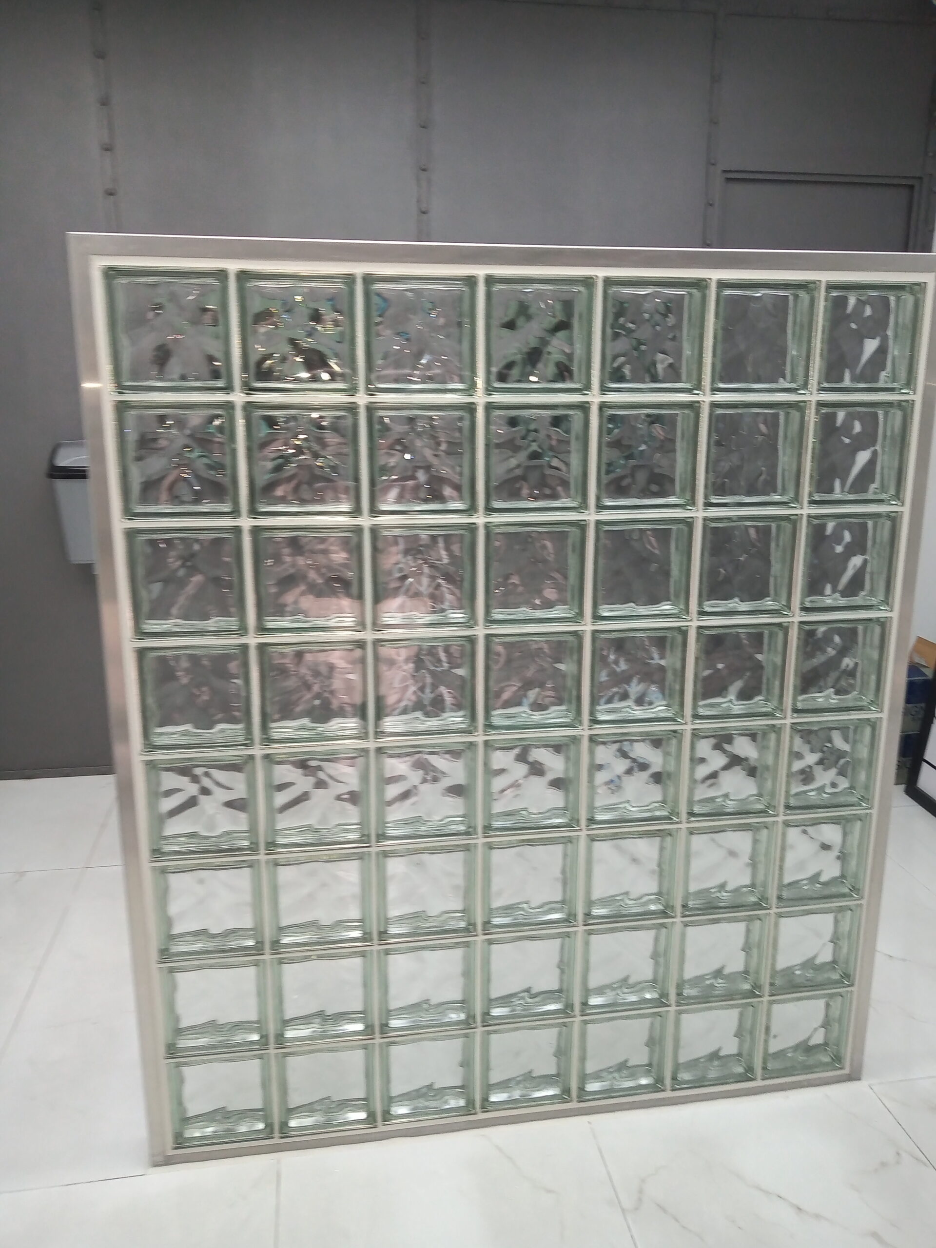 Divisor de ambiente - Casa de cambio